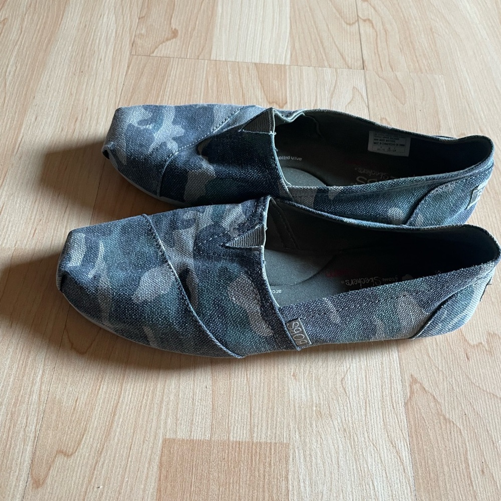 Womens Toms Charcoal Camouflage Slip-Ons Size 6.5